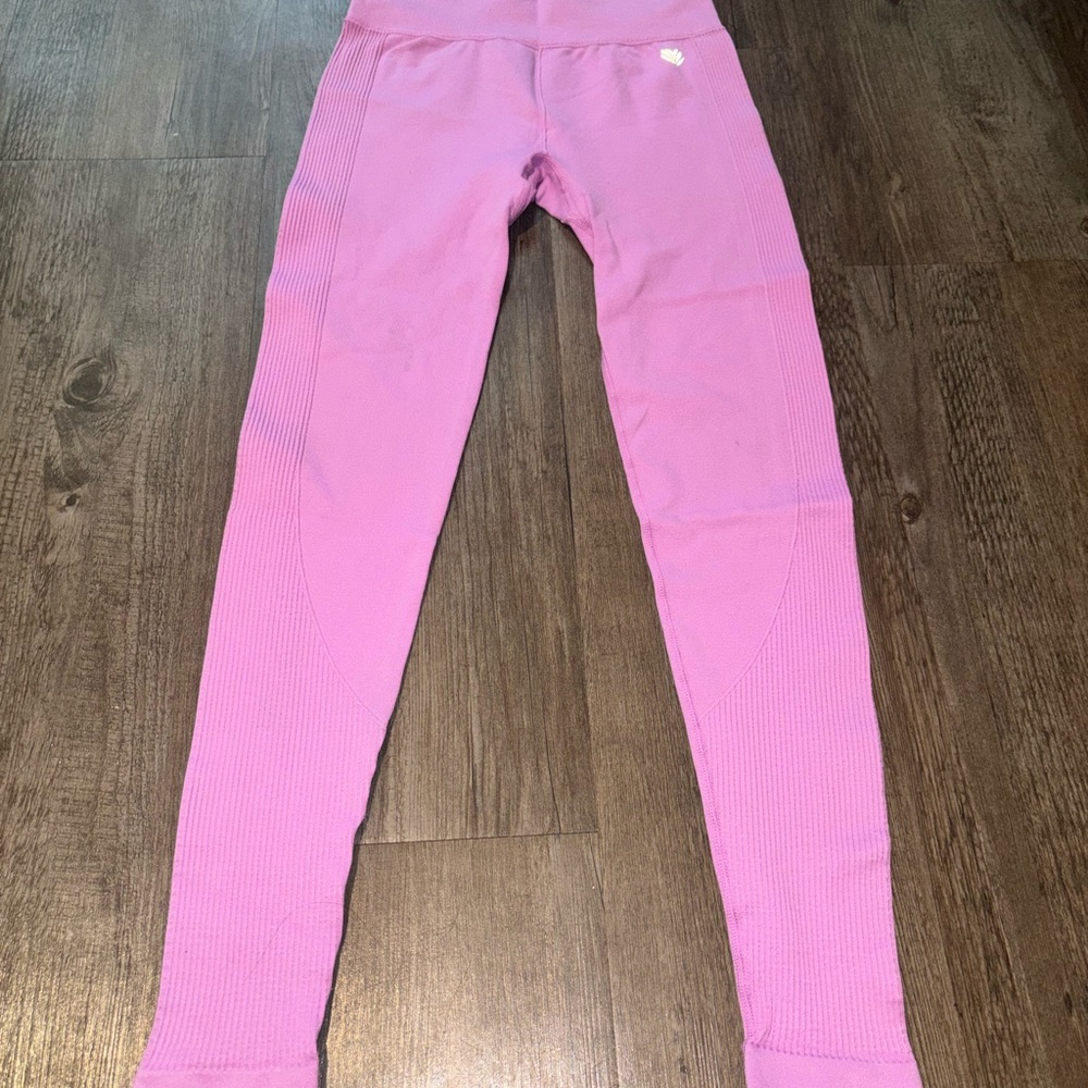 Forever 21 Women's Leggings in Vibrant Pink